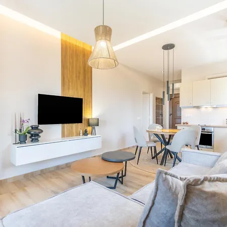 Apartment Maria 3 *